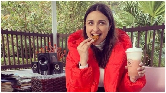 Parineeti Chopra: She is another B-Town celeb who never shies away from calling herself a foodie. Binging on her comfort food once in a while, the actor has managed to lose a lot of weight ever since she started her career in films.(Instagram/@parineetichopra)