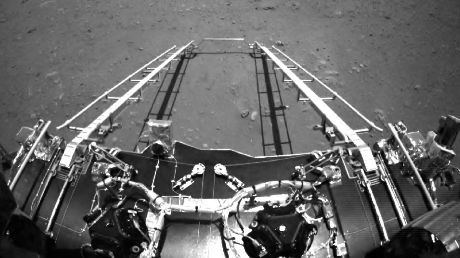 Chinese Mars rover beams back first photos