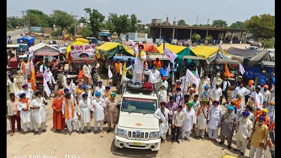 Amid Covid surge, Punjab farmers leave for Delhi to join stir