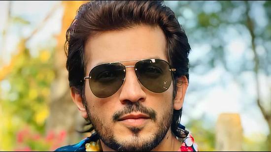 Recently, actor Arjun Bijlani took to Twitter to put spotlight on the high prices being charged by private schools.