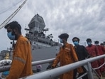 At least 186 people have been rescued out of the 261 on board the barge that sank after the storm hit the Bombay High oilfield on Monday near Mumbai(Pratik Chorge/HT photo) At least 186 people have been rescued out of the 261 on board the barge that sank after the storm hit the Bombay High oilfield on Monday near Mumbai(Pratik Chorge/HT photo)