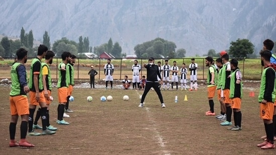 Training. (RFYS-AIFC) Training. (RFYS-AIFC)