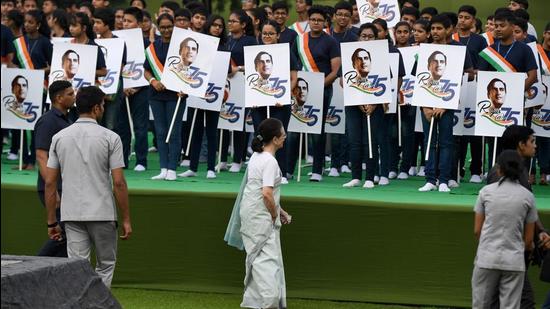 Sonia Gandhi greets children during a memorial ceremony to mark the 75th birth anniversary of Rajiv Gandhi in New Delhi on August 20, 2019. (File photo)