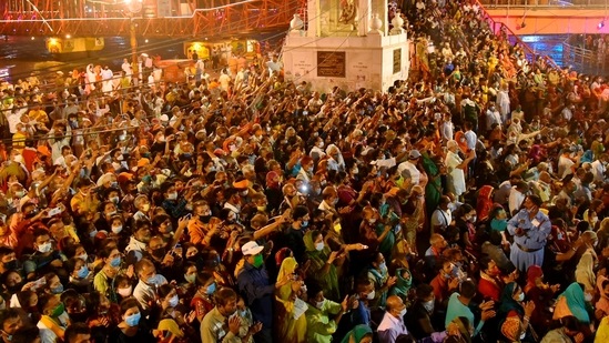 Devotees gather to offer prayers during Ganga aarti at Kumbh Mela, in Haridwar. (PTI file photo) Devotees gather to offer prayers during Ganga aarti at Kumbh Mela, in Haridwar. (PTI file photo)
