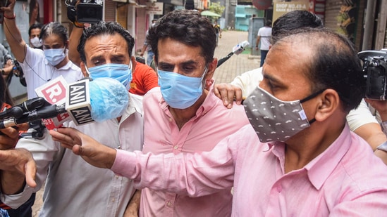 Navneet Kalra, a Delhi-based businessman and owner of the popular Khan Chacha, was arrested for illegal hoarding of oxygen concentrators(PTI file photo) Navneet Kalra, a Delhi-based businessman and owner of the popular Khan Chacha, was arrested for illegal hoarding of oxygen concentrators(PTI file photo)