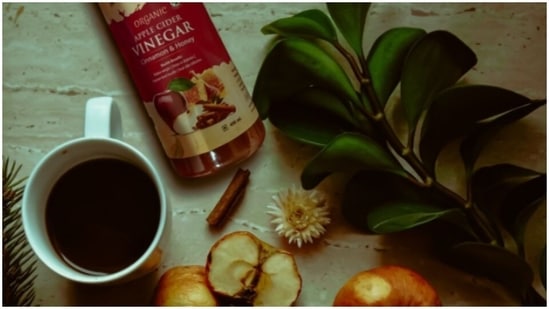 Apple Cider Vinegar: This is great for gently cleansing your scalp and maintaining the pH balance of the hair thus, promoting hair growth. Dilute the vinegar with water and use it as a final rinse after washing your hair. (Instagram/@rsdwiz)
