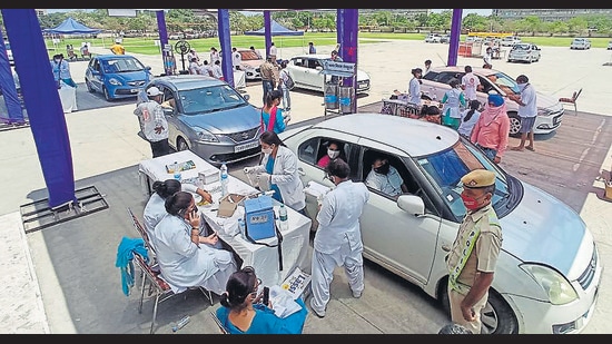 Inoculations underway at the drive-through camp in Panchkula on Saturday. (Sant Arora/HT) Inoculations underway at the drive-through camp in Panchkula on Saturday. (Sant Arora/HT)