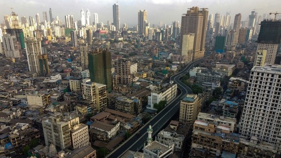 An aerial view of Outb E Konkan Makhdoom Ali Mahimi flyover(JJ Flyover) during partial lockdown imposed by the state government in wake of rising coronavirus cases, in Mumbai. (Pratik Chorge/Hindustan Times) An aerial view of Outb E Konkan Makhdoom Ali Mahimi flyover(JJ Flyover) during partial lockdown imposed by the state government in wake of rising coronavirus cases, in Mumbai. (Pratik Chorge/Hindustan Times)