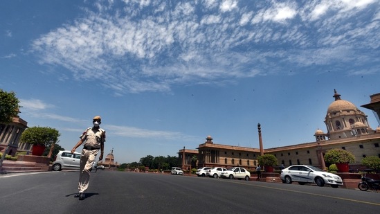Delhi Police personnel guards Vijay Chowk near Rashtrapati Bhawan in New Delhi, India, on Saturday, May 22, 2021. (Photo by Arvind Yadav/ Hindustan Times) Delhi Police personnel guards Vijay Chowk near Rashtrapati Bhawan in New Delhi, India, on Saturday, May 22, 2021. (Photo by Arvind Yadav/ Hindustan Times)