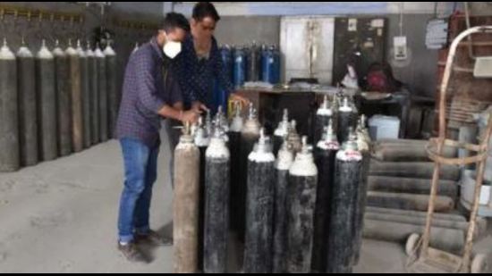 Centre asks states to create pool of trained drivers for transporting liquid oxygen Centre asks states to create pool of trained drivers for transporting liquid oxygen