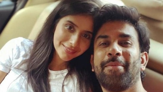 Rajeev Sen poses with his wife Charu Asopa for a selfie.