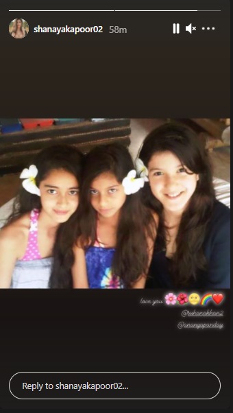 Shanaya posted a picture featuring the trio with "love you" followed by emojis written on it.