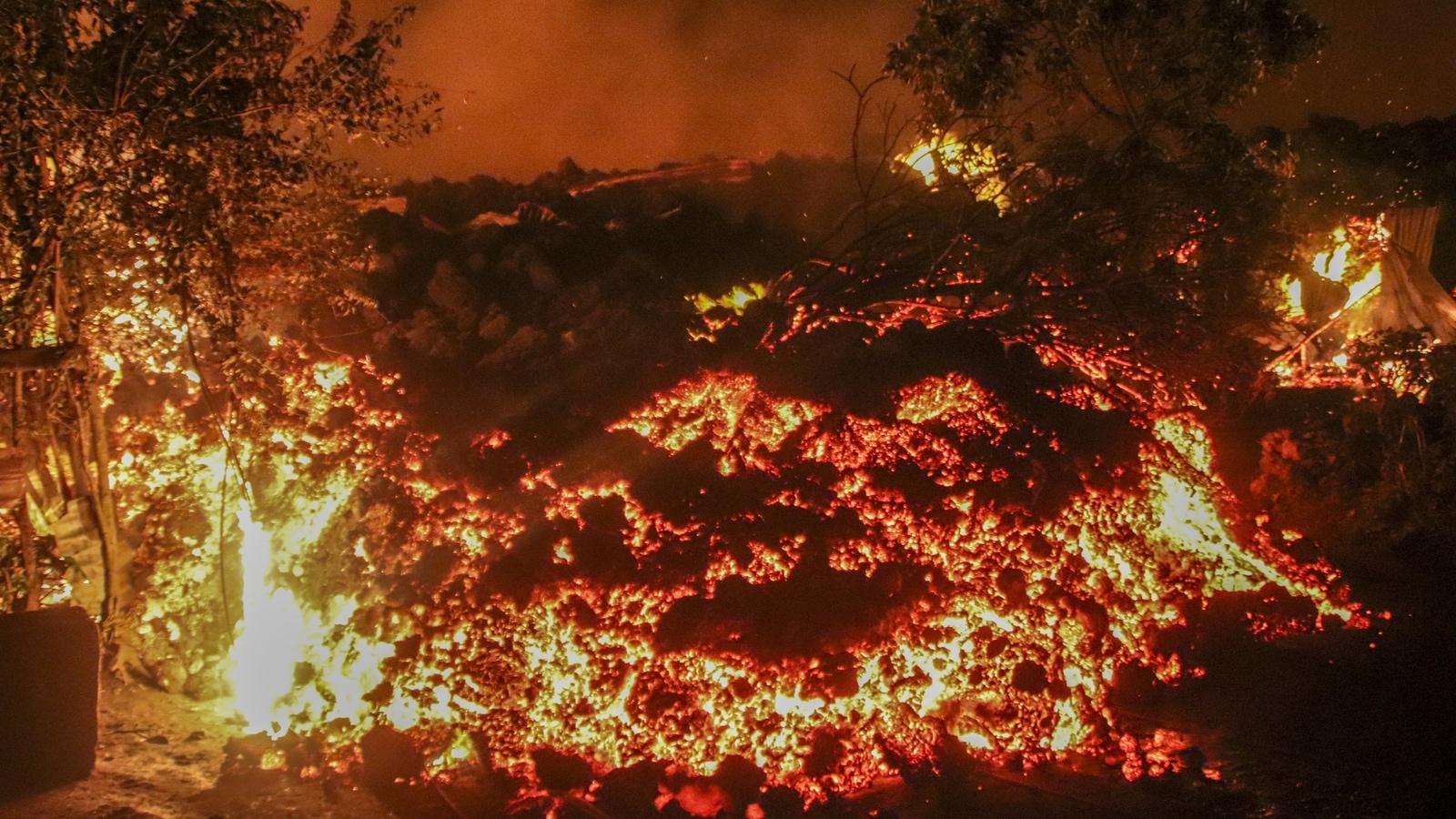 Photos: Congo's Mount Nyiragongo volcano erupts forcing thousands to ...