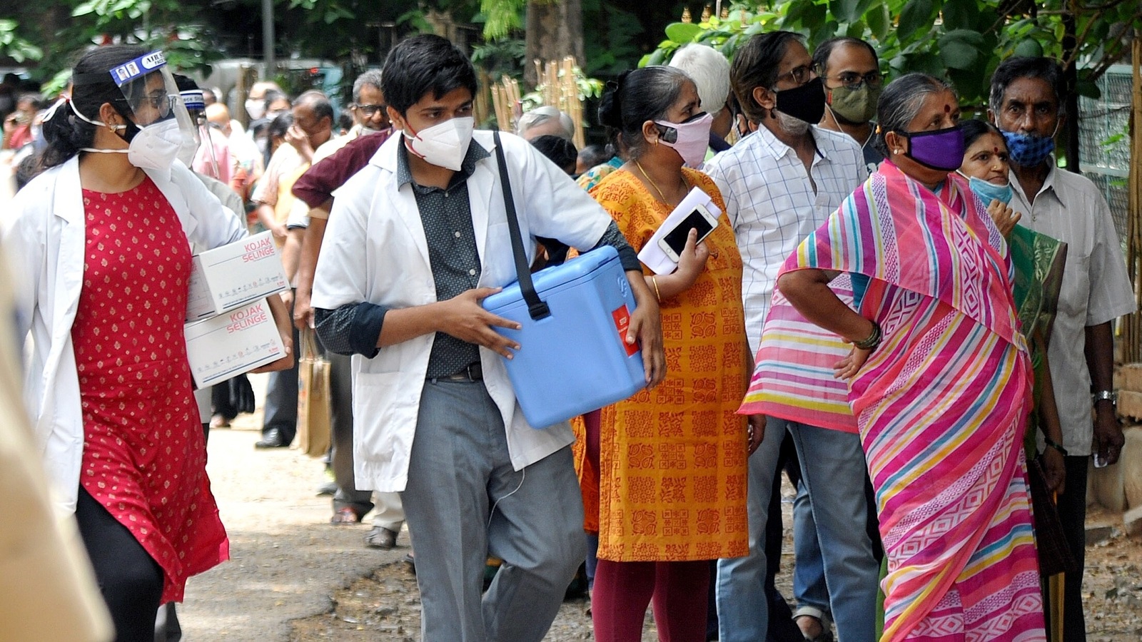 Karnataka sees a dip in daily new cases, active caseload falls below