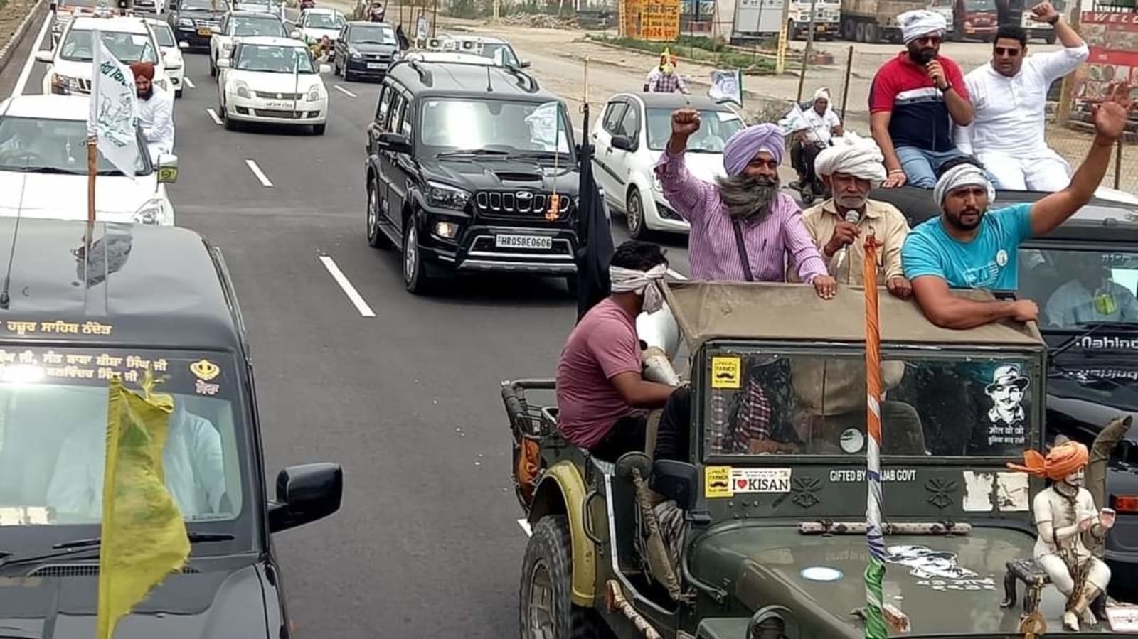 Haryana farmers' convoy leaves for Delhi to join protest at Delhi borders