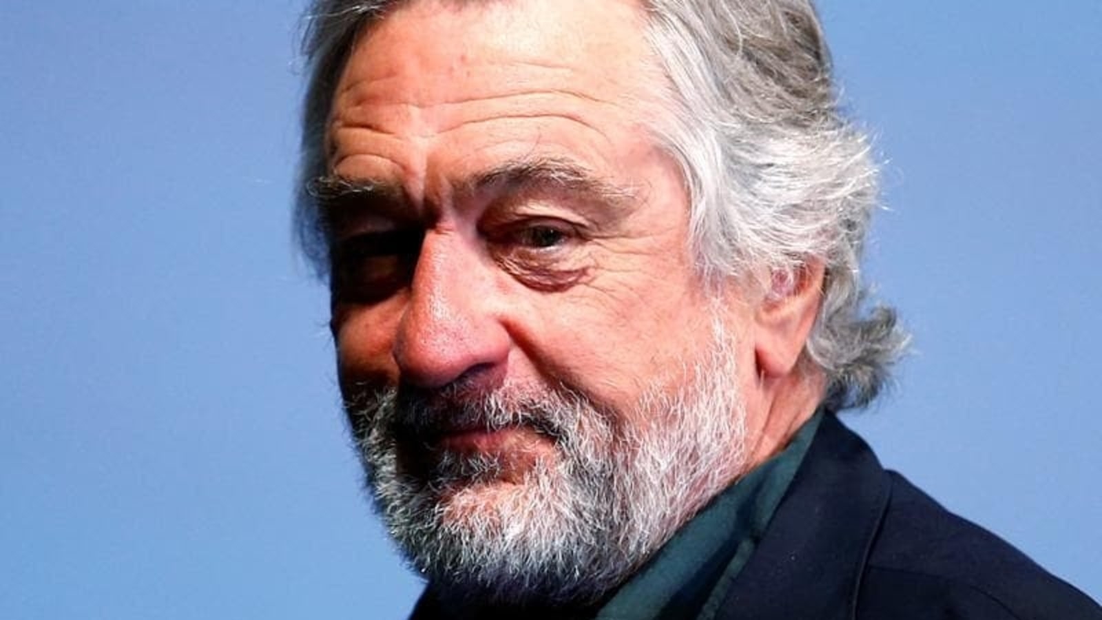 Robert De Niro gives an update on his leg injury: 'The pain was excruciating, I have to get it fixed'