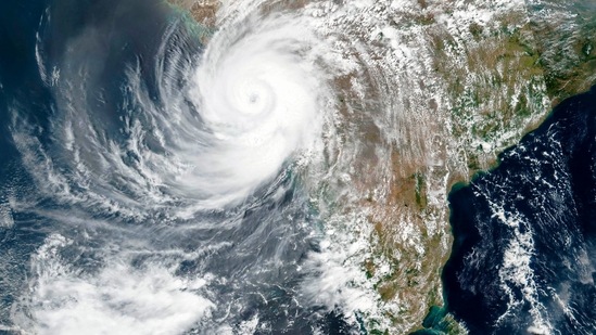  The powerful cyclone that emerged in the Arabian Sea made landfall on India's western coast on Monday.(AP)