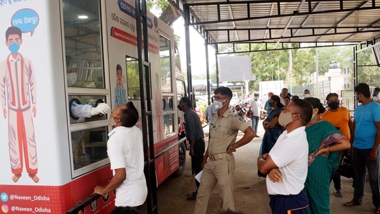 The state now has 1,11,262 active cases, while 5,89,610 people have recovered from the disease, including 11,059 on Sunday. In picture: Covid-19 testing in Bhubaneswar. (ANI) The state now has 1,11,262 active cases, while 5,89,610 people have recovered from the disease, including 11,059 on Sunday. In picture: Covid-19 testing in Bhubaneswar. (ANI)
