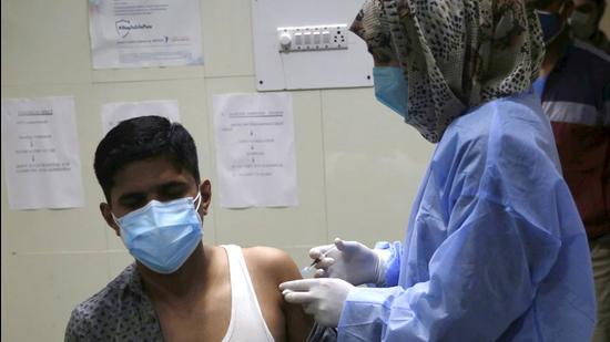 Jammu and Kashmir was currently leading in vaccinating people aged above 45 years with 62% of its eligible population inoculated, claimed officials. ((Photo by Waseem Andrabi/Hindustan Times)) Jammu and Kashmir was currently leading in vaccinating people aged above 45 years with 62% of its eligible population inoculated, claimed officials. ((Photo by Waseem Andrabi/Hindustan Times))