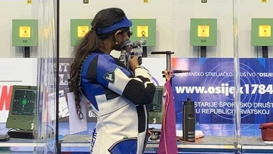 Elavenil Valarivan in action during the European Shooting Championship.(Twitter)