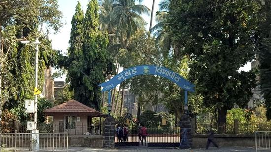A NSUI member alleged several institutes had demanded full fees from students despite instructions from the authorities against it. (Hindustan Times) A NSUI member alleged several institutes had demanded full fees from students despite instructions from the authorities against it. (Hindustan Times)