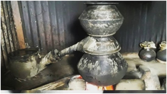 Chuwarak: This is a form of whiskey consumed by the people of Tripura. The preparation requires many ingredients like jackfruit, rice, and pineapple along with some local leaves called Thakotor and Tokhiseleng leaves.(Instagram/iamsubroto)