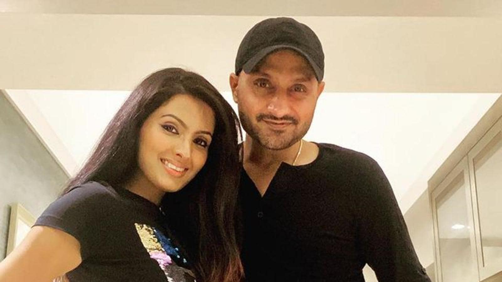 While Geeta Basra feels pregnant women should not risk vaccination, experts say it’s safe