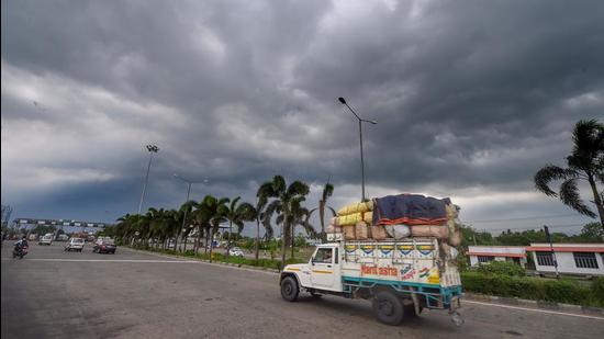 Dark clouds ahead of landfall of Cyclone Yaas at Dhulagarh in Howrah district of West Bengal on Monday, May 24. (PTI)