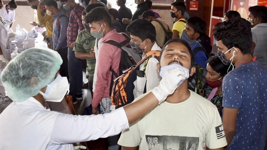 The daily recoveries in Maharashtra continue to outnumber the new cases and the overall recovery rate stood at 93%. (PTI ) The daily recoveries in Maharashtra continue to outnumber the new cases and the overall recovery rate stood at 93%. (PTI )