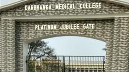 Darbhanga Medical College & Hospital: 2 patients have now been placed on the ventilators received from PM CARES Fund. Darbhanga Medical College & Hospital: 2 patients have now been placed on the ventilators received from PM CARES Fund.