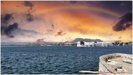 Udaipur, Pushkar: The most ideal time to visit this scenic place is between August - February. You can find an affordable hotel or guesthouse in the range of <span class='webrupee'>₹</span>800 - <span class='webrupee'>₹</span>1,000 per day. (Instagram/udaipurcity)