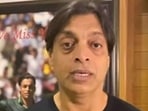 Shoaib Akhtar (L), Mohammed Amir (R)
