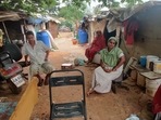 Several migrant worker groups are not covered under the Karnataka government's <span class='webrupee'>₹</span>1,250-crore relief package(HT Photo) Several migrant worker groups are not covered under the Karnataka government's <span class='webrupee'>₹</span>1,250-crore relief package(HT Photo)