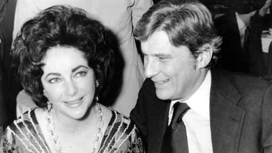 John Warner and his then-wife, actress Elizabeth Taylor, at the 42nd New York Film Critics Circle Awards dinner.(AP / File Photo) John Warner and his then-wife, actress Elizabeth Taylor, at the 42nd New York Film Critics Circle Awards dinner.(AP / File Photo)