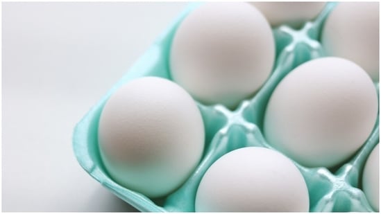 Egg white and cornstarch: In a bowl, add an egg white, 1/2 tablespoon of cornstarch and 1 tablespoon of sugar and mix it well. Apply it evenly on your skin and let it dry. Once it dries completely, start peeling gently from the opposite direction of the hair growth. (Unsplash)