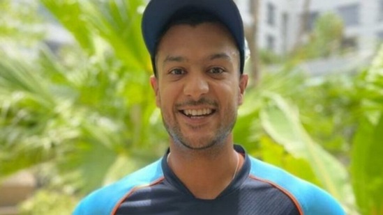 Mayank Agarwal poses.(Screengrab/Mayank's Instagram)