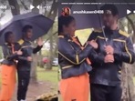 Arjun Bijlani and Aastha Gill dance to Pyaar Hua Ikraar Hua Hai. Arjun Bijlani and Aastha Gill dance to Pyaar Hua Ikraar Hua Hai.