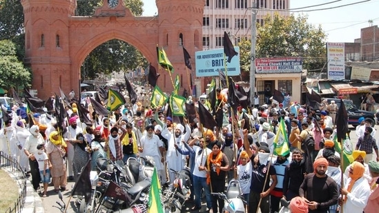 Farmers protesting in Amritsar.(HT_PRINT)