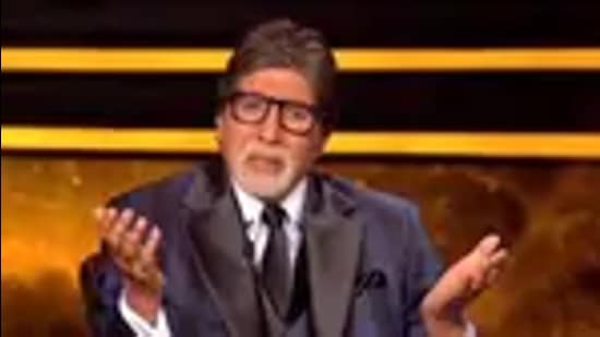 Amitabh Bachchan buys apartment worth <span class='webrupee'>?</span>31 cr, pays <span class='webrupee'>?</span>62 lakh as stamp duty