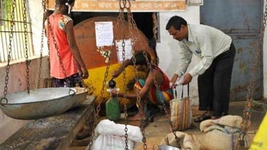 Representational: The distribution will be done at 280 government schools, said Delhi’s food and civil supplies minister Imran Hussain on Friday. (HT PHOTO.) Representational: The distribution will be done at 280 government schools, said Delhi’s food and civil supplies minister Imran Hussain on Friday. (HT PHOTO.)
