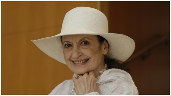 Italy's Carla Fracci, La Scala prima ballerina, dies at 84(AP)