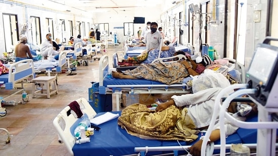 More than 186,000 new Covid-19 cases were reported on Thursday.(File photo for representation) More than 186,000 new Covid-19 cases were reported on Thursday.(File photo for representation)