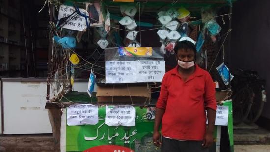 Bihar’s vegetable vendor is on a mission to arrest pandemic in his own way Bihar’s vegetable vendor is on a mission to arrest pandemic in his own way