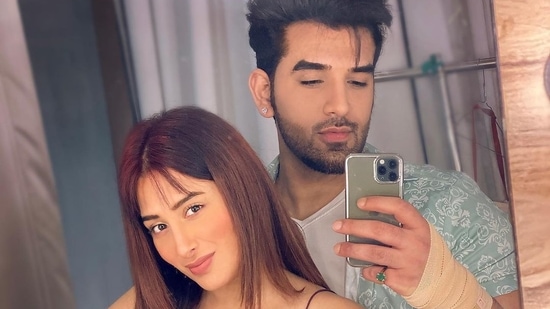 Paras Chhabra and Mahira Sharma participated in Bigg Boss 13 together.