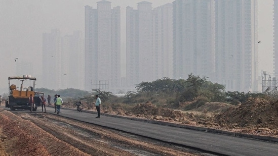 The construction agencies are working overtime to achieve the pre-pandemic progress rate on all the eight packages.(PTI) The construction agencies are working overtime to achieve the pre-pandemic progress rate on all the eight packages.(PTI)