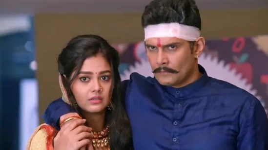 Amar Upadhyay and Priyal Mahajan in Molkki.