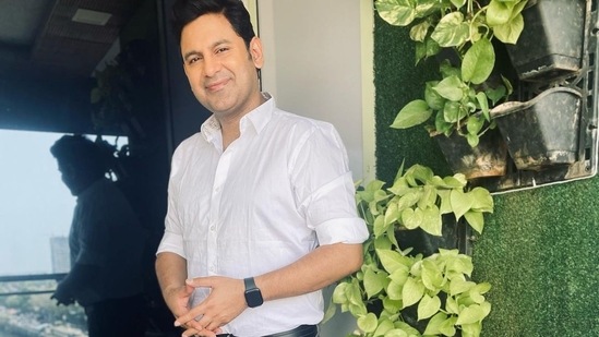 Manoj Muntashir is filling in as a judge on Indian Idol 12 in the absence of Neha Kakkar, Himesh Reshammiya and Vishal Dadlani.