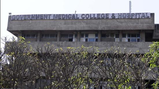 According to sources, in the last 15 days, 110 Covid patients from Chandigarh and other states have died at Government Medical College and Hospital in Sector 32. (HT FILE PHOTO) According to sources, in the last 15 days, 110 Covid patients from Chandigarh and other states have died at Government Medical College and Hospital in Sector 32. (HT FILE PHOTO)