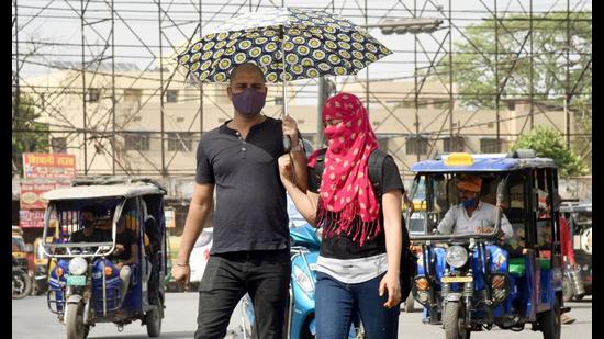 A 2018 World Bank study shows that shifting average temperatures and rainfall patterns will depress living standards. There is an optimal temperature beyond which any increases in temperature lead to a fall in household consumption expenditure (SantoshKumar/HTPhoto) A 2018 World Bank study shows that shifting average temperatures and rainfall patterns will depress living standards. There is an optimal temperature beyond which any increases in temperature lead to a fall in household consumption expenditure (SantoshKumar/HTPhoto)