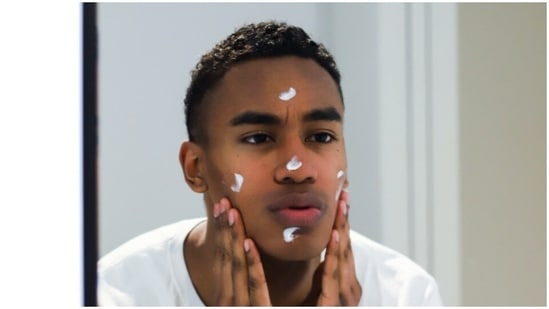 Most men tend to avoid moisturising their face and walk out exposing their skin to pollution and sun. Applying a good serum and then moisturising will help retain the nourishment the skin requires.